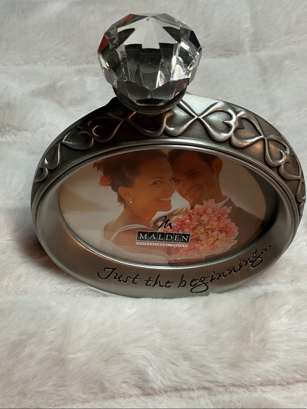 Malden Silver Oval Heart Frame with Crystal Accent